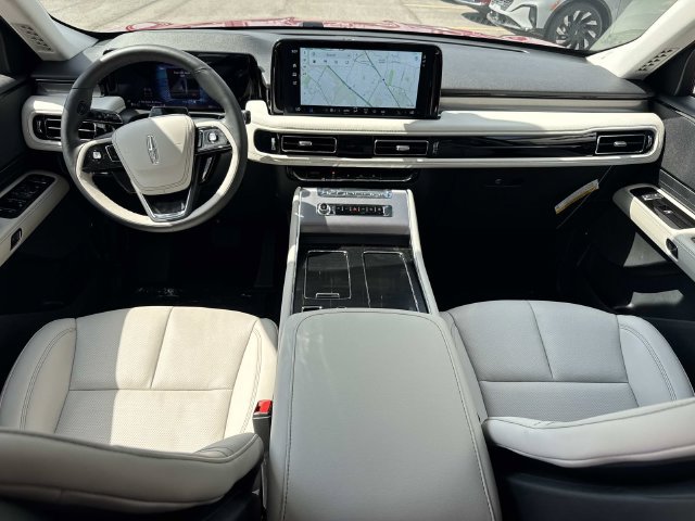 New 2026 Lincoln Aviator 2WD w/ Jet Appearance Package image 17