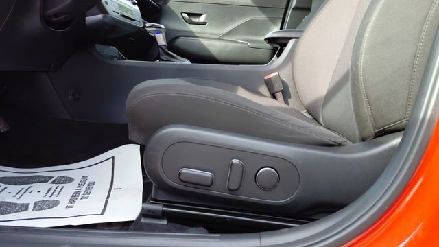 Used 2025 Hyundai Kona SEL image 13