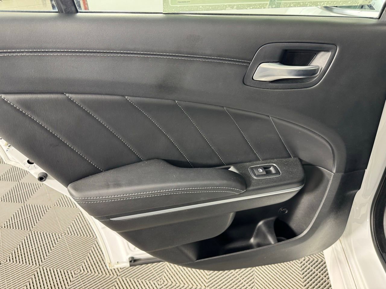 Used 2022 Dodge Charger Scat Pack w/ Dynamics Package image 27