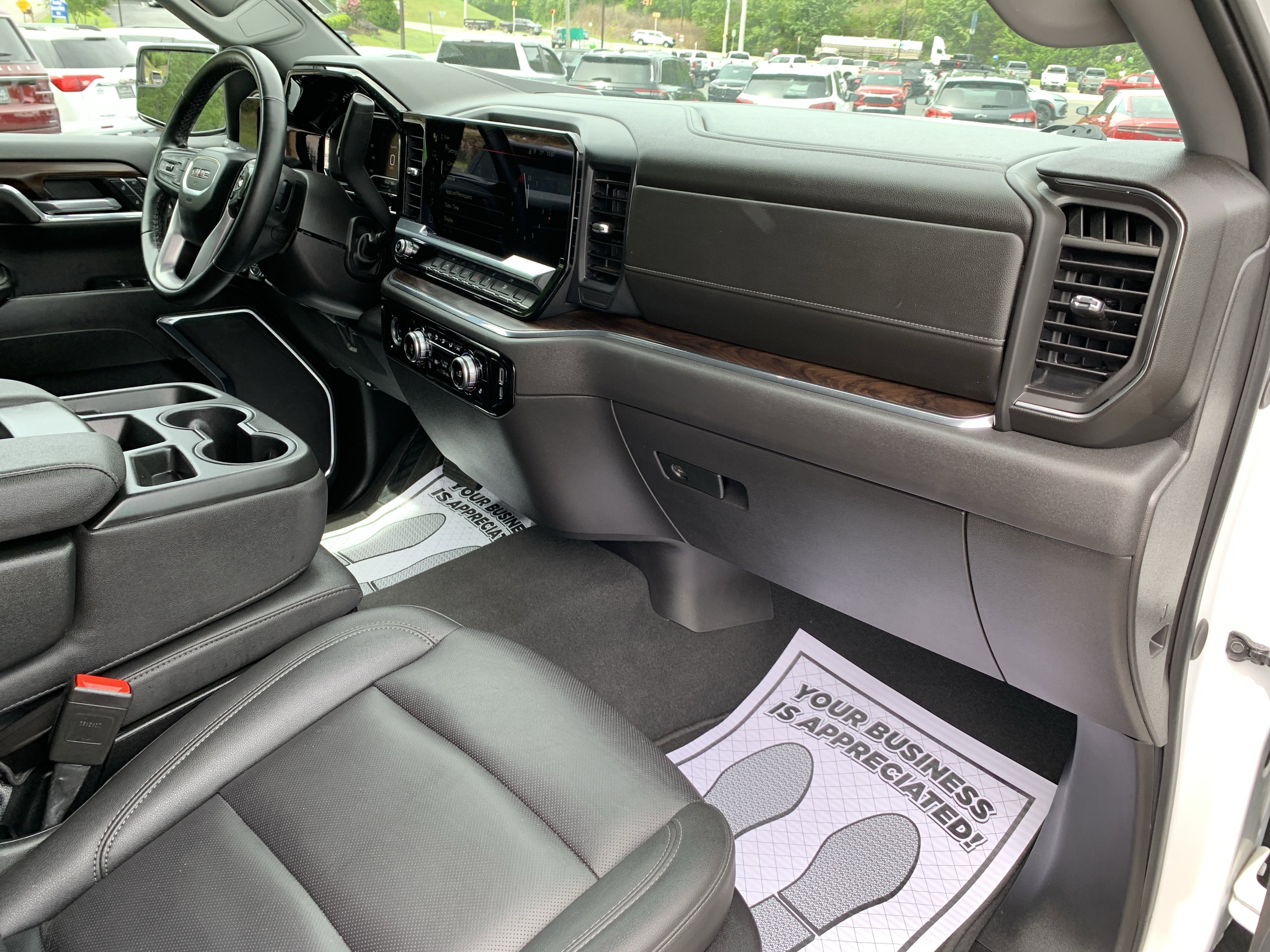 Used 2024 GMC Sierra 1500 SLT AWD/4WD image 47