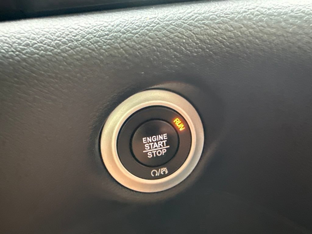 Used 2019 Chrysler Pacifica Touring-L Plus w/ S Appearance Package FWD image 24