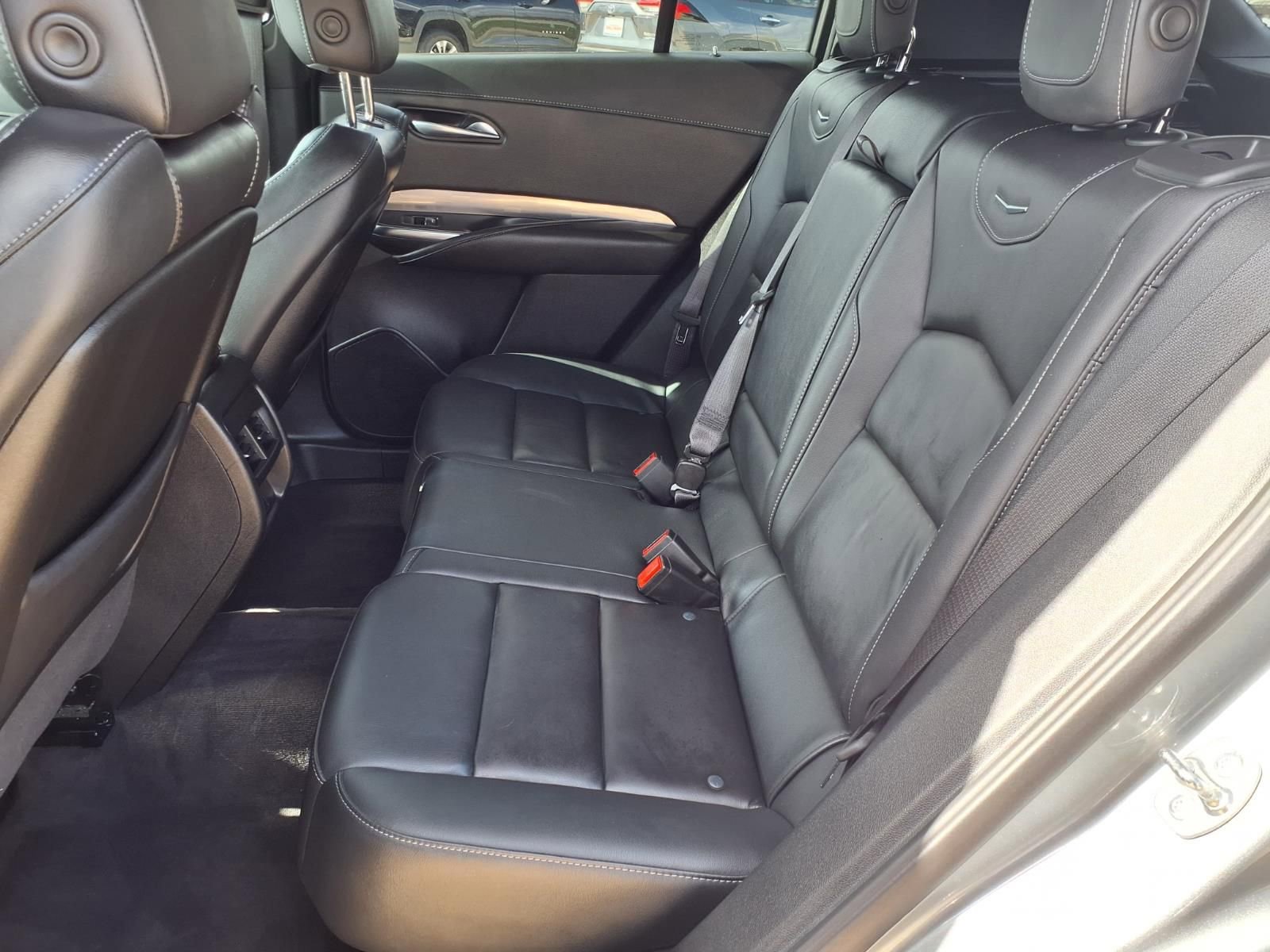 Used 2025 Cadillac XT4 Premium Luxury image 25