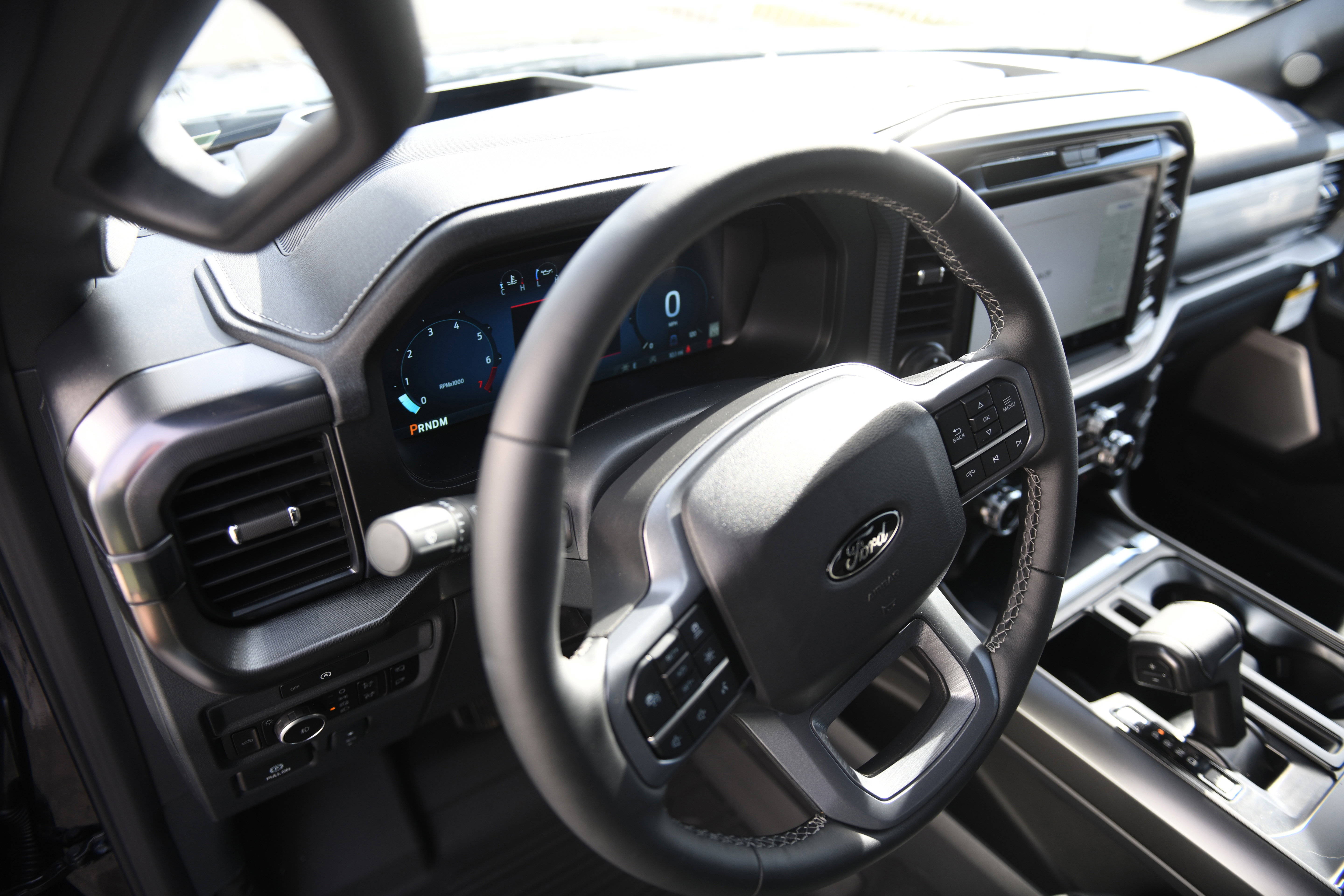 New 2025 Ford F150 Lariat w/ Equipment Group 502A High image 32