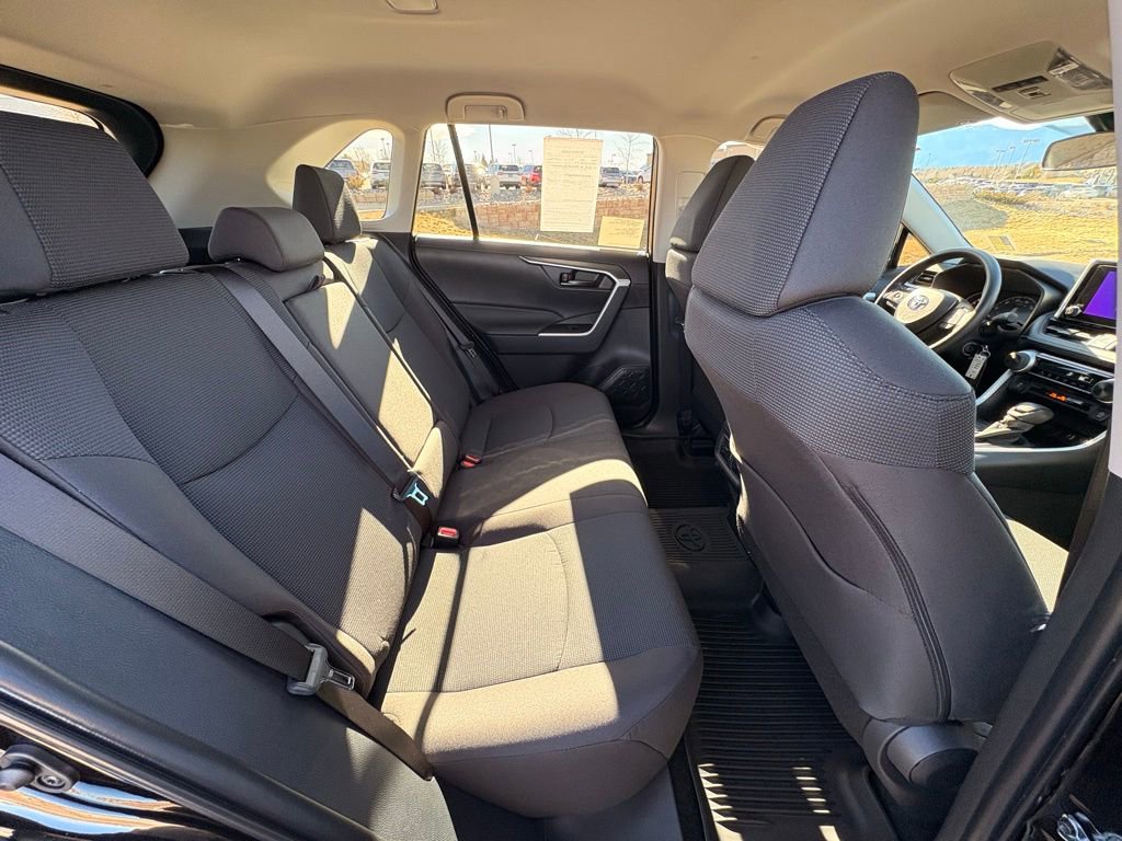 Used 2025 Toyota RAV4 LE image 28