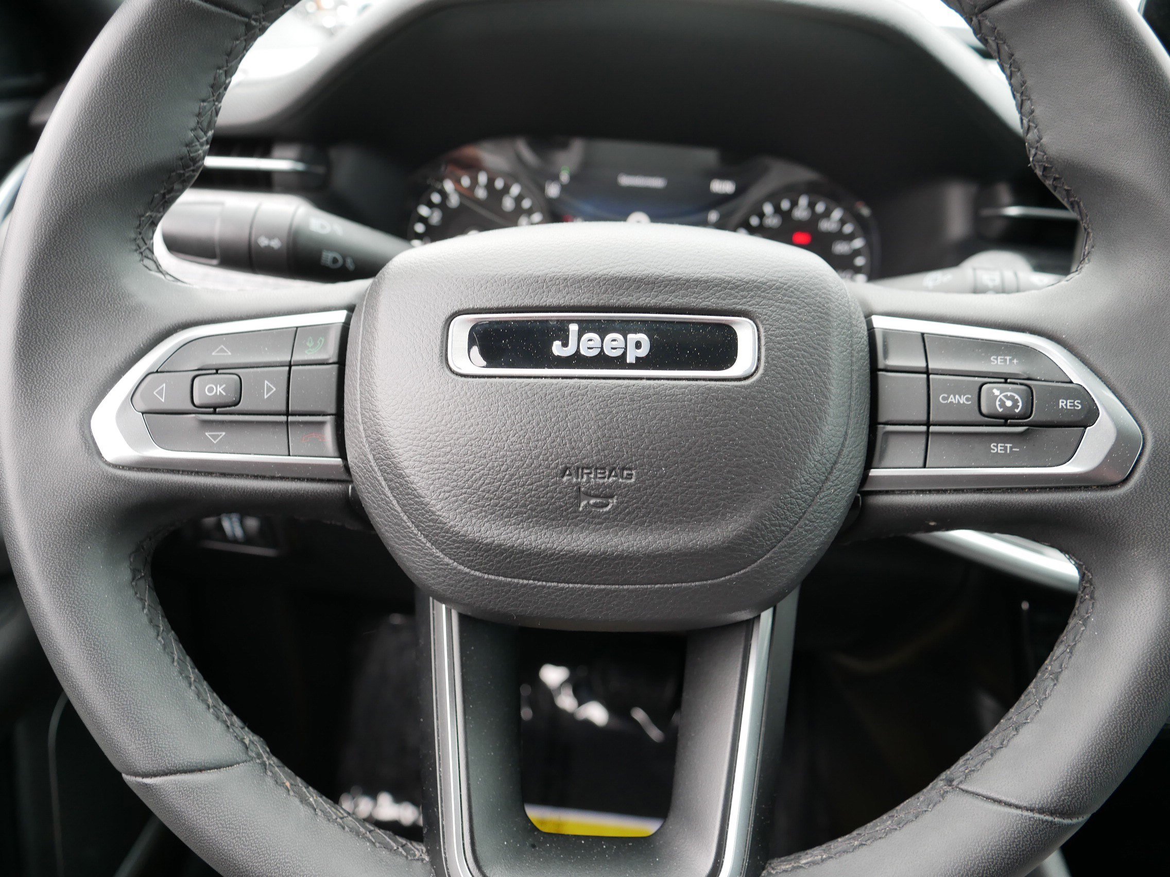 Certified 2024 Jeep Compass Latitude image 25