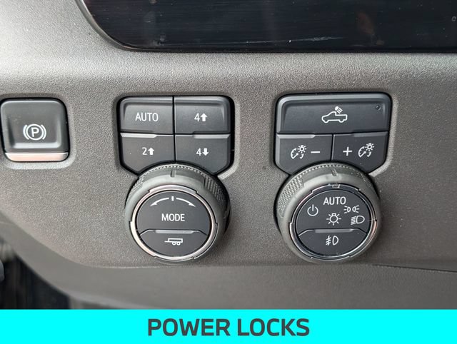 Used 2025 Chevrolet Silverado 1500 LT Trail Boss w/ LPO, Dark Essentials Package AWD/4WD image 19