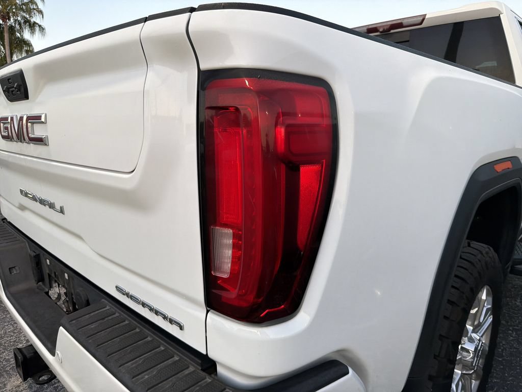 Used 2020 GMC Sierra 2500 Denali w/ Denali Ultimate Package AWD/4WD image 11