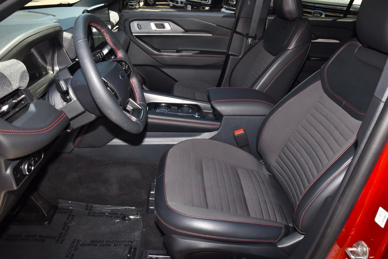 Certified 2025 Ford Explorer ST-Line RWD image 13