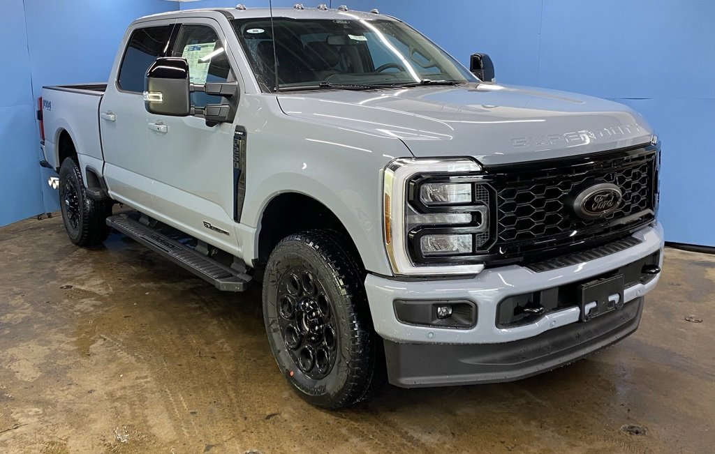New 2025 Ford F250 Lariat w/ Lariat Ultimate Package