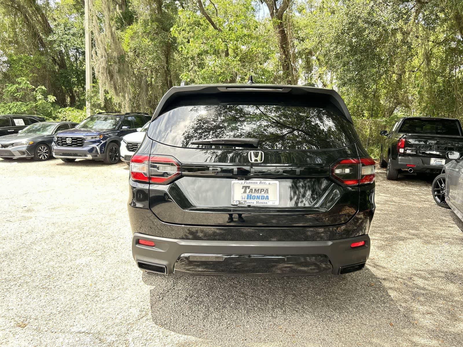 New 2026 Honda Pilot Sport image 7