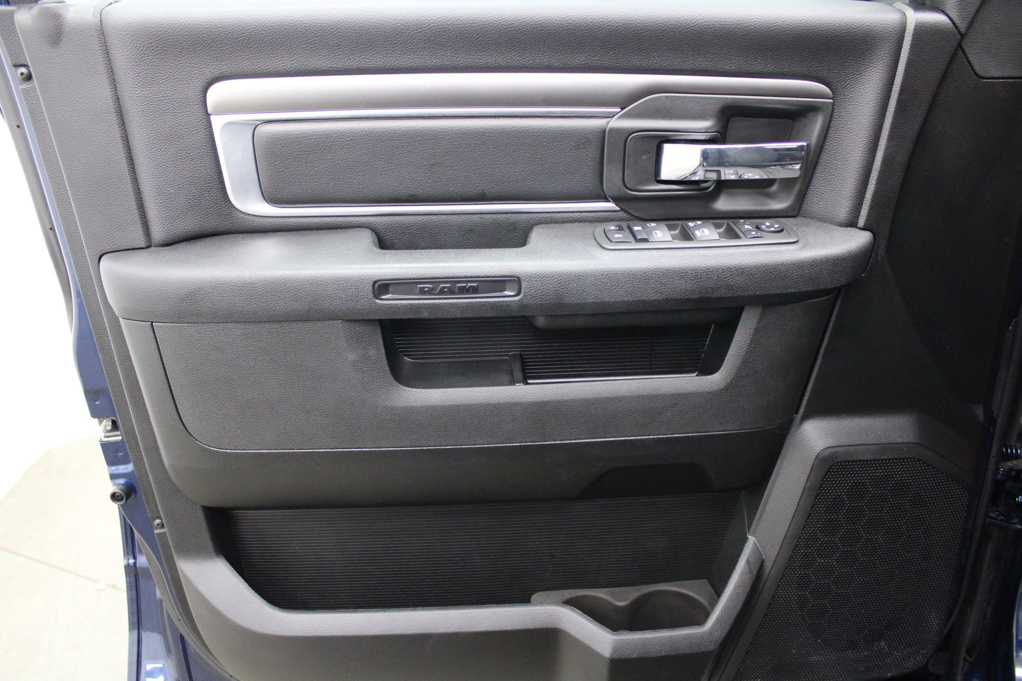 Used 2022 RAM 1500 Classic Warlock image 9