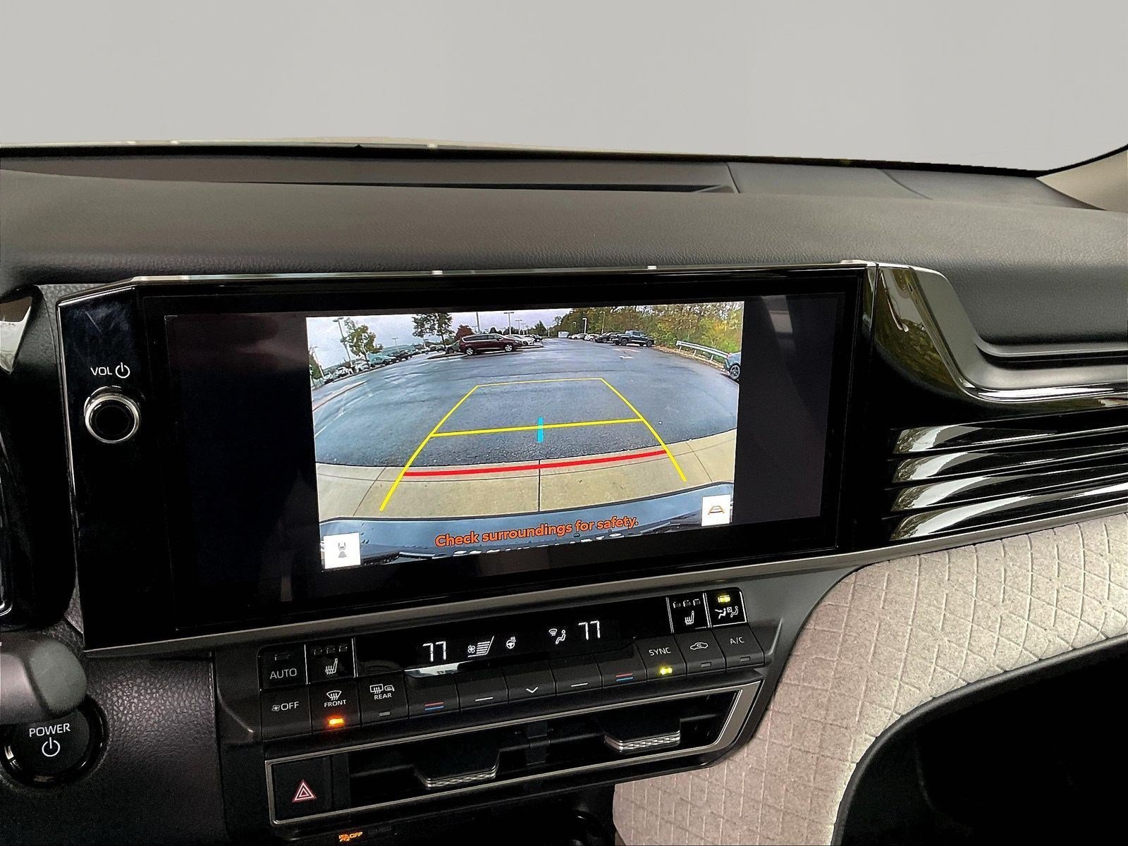 Used 2025 Toyota Camry XLE AWD/4WD image 14
