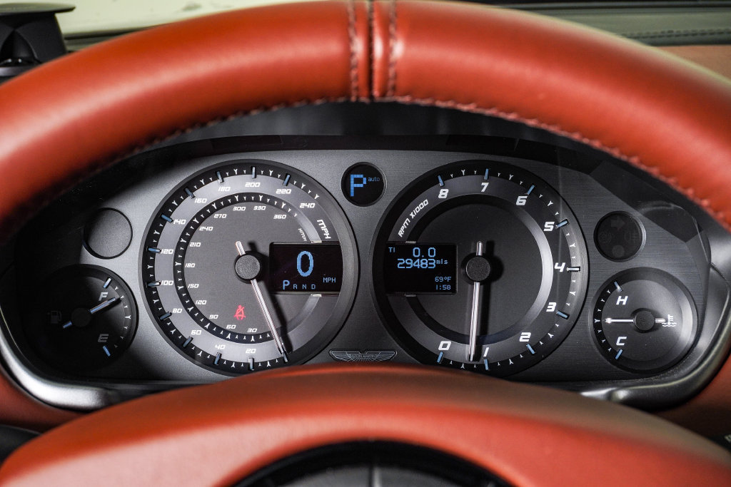 Used 2015 Aston Martin Vanquish Coupe RWD image 26