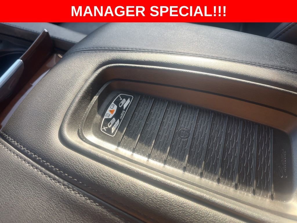 Used 2019 Cadillac Escalade Premium Luxury AWD/4WD image 33
