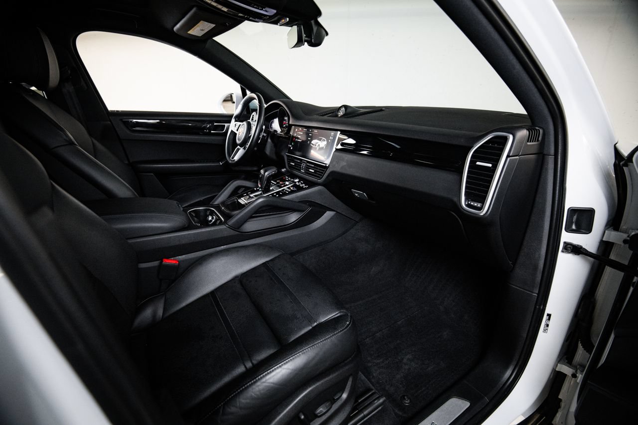 Certified 2023 Porsche Cayenne Coupe AWD/4WD image 28