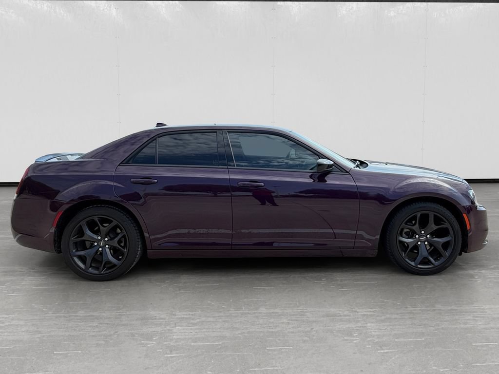 Used 2021 Chrysler 300 Touring w/ Sport Appearance Package RWD image 6
