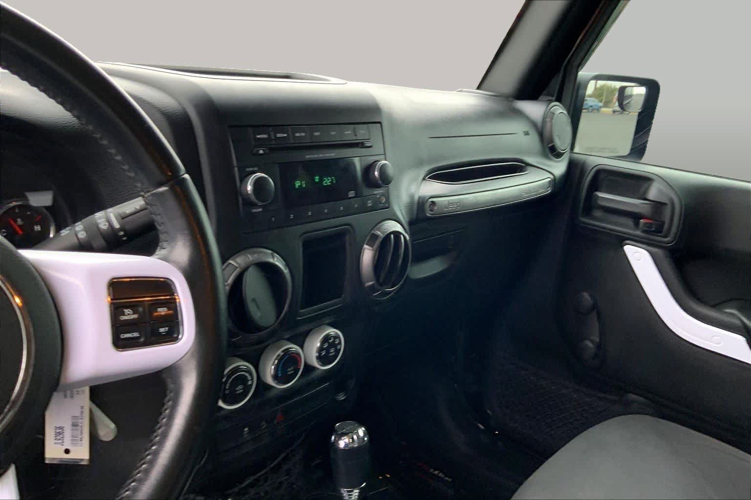 Used 2018 Jeep Wrangler Sport AWD/4WD image 7