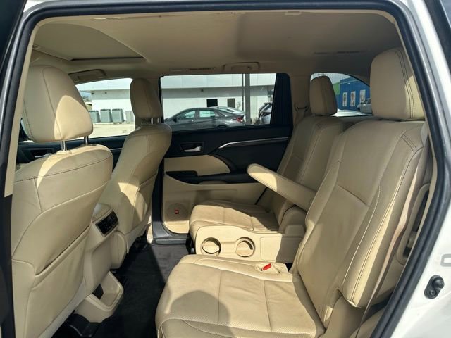 Used 2015 Toyota Highlander Limited image 12
