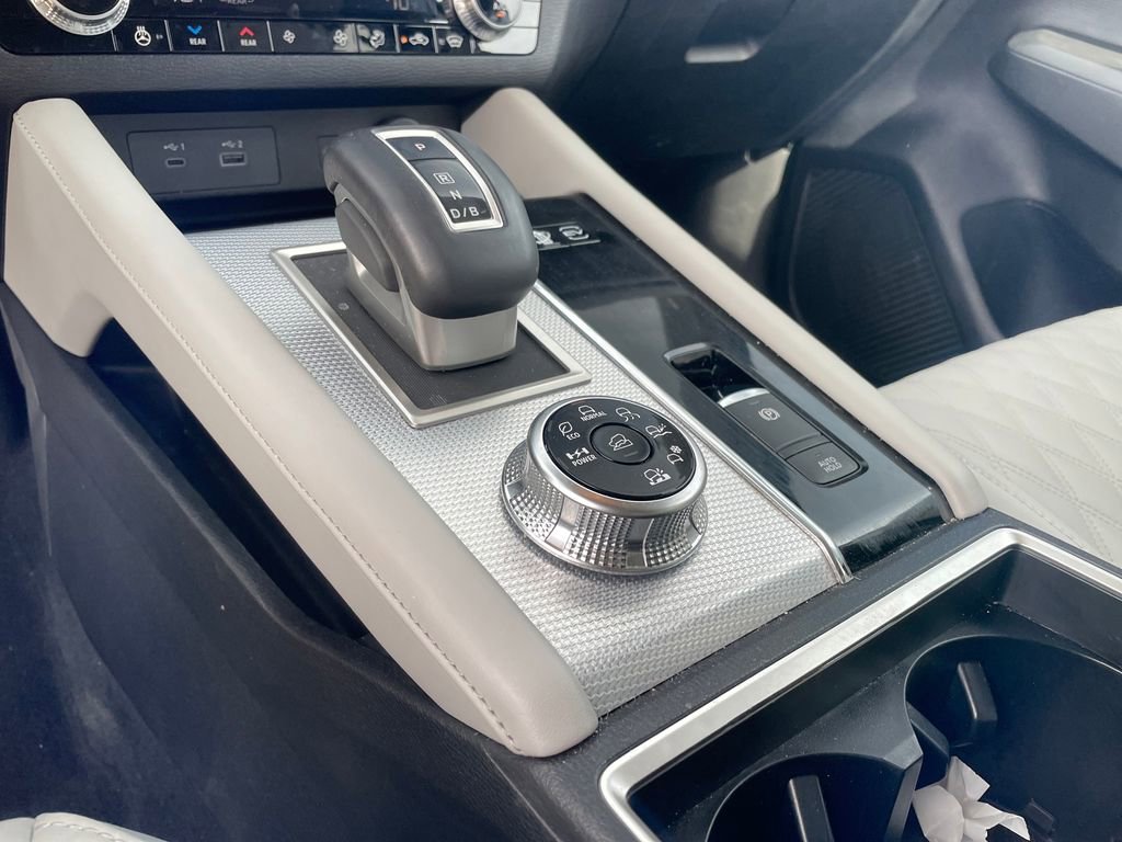 Used 2023 Mitsubishi Outlander SEL AWD/4WD image 23