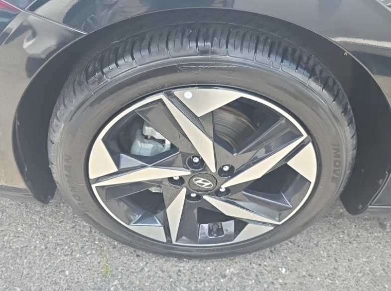 Used 2023 Hyundai Elantra SEL FWD image 8