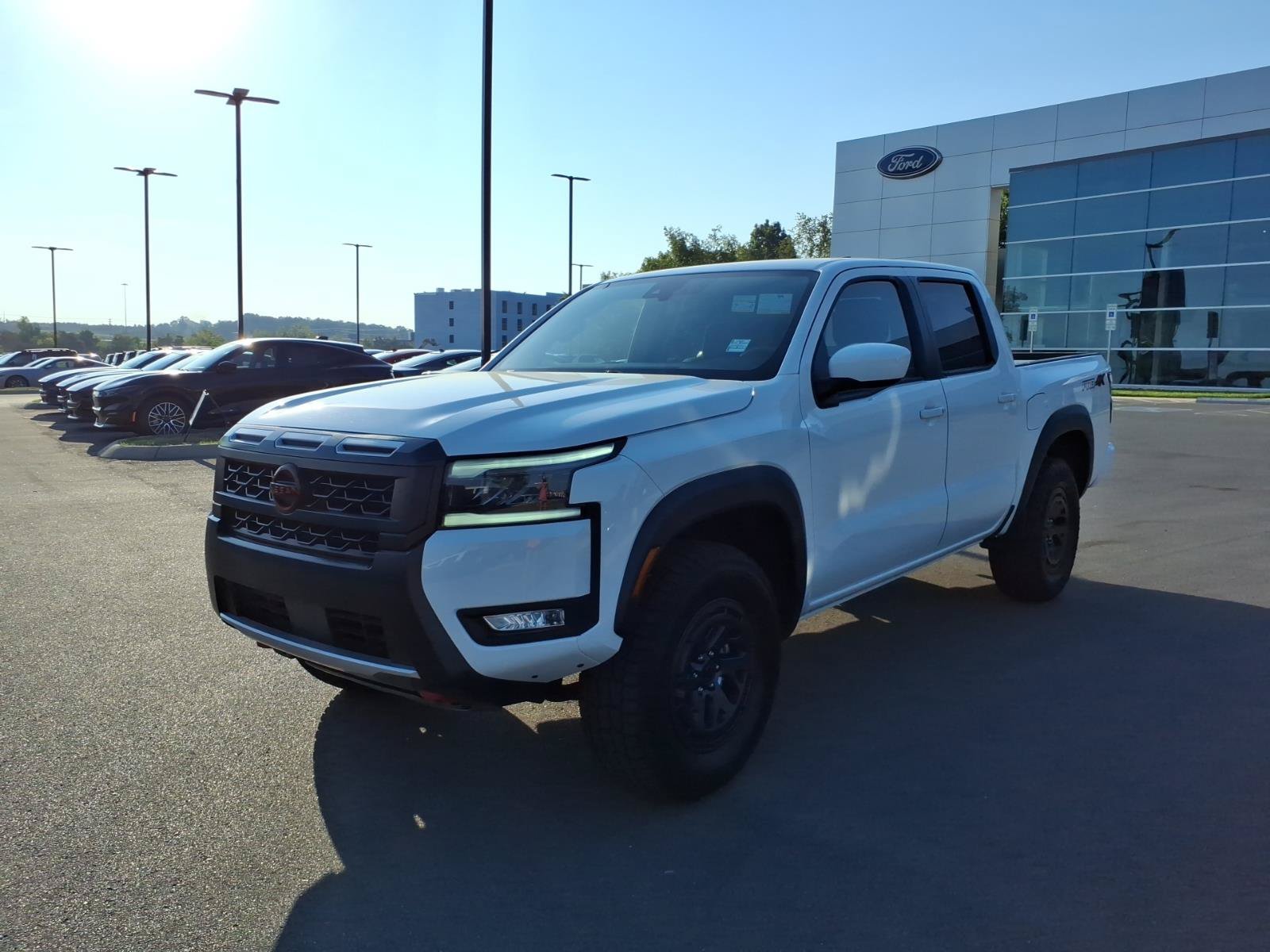 Used 2026 Nissan Frontier PRO-4X AWD/4WD image 7