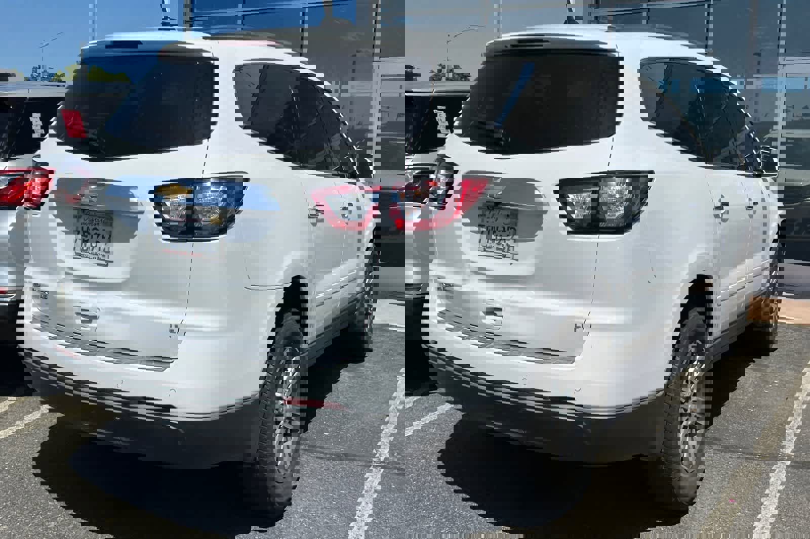 Used 2017 Chevrolet Traverse LT image 4