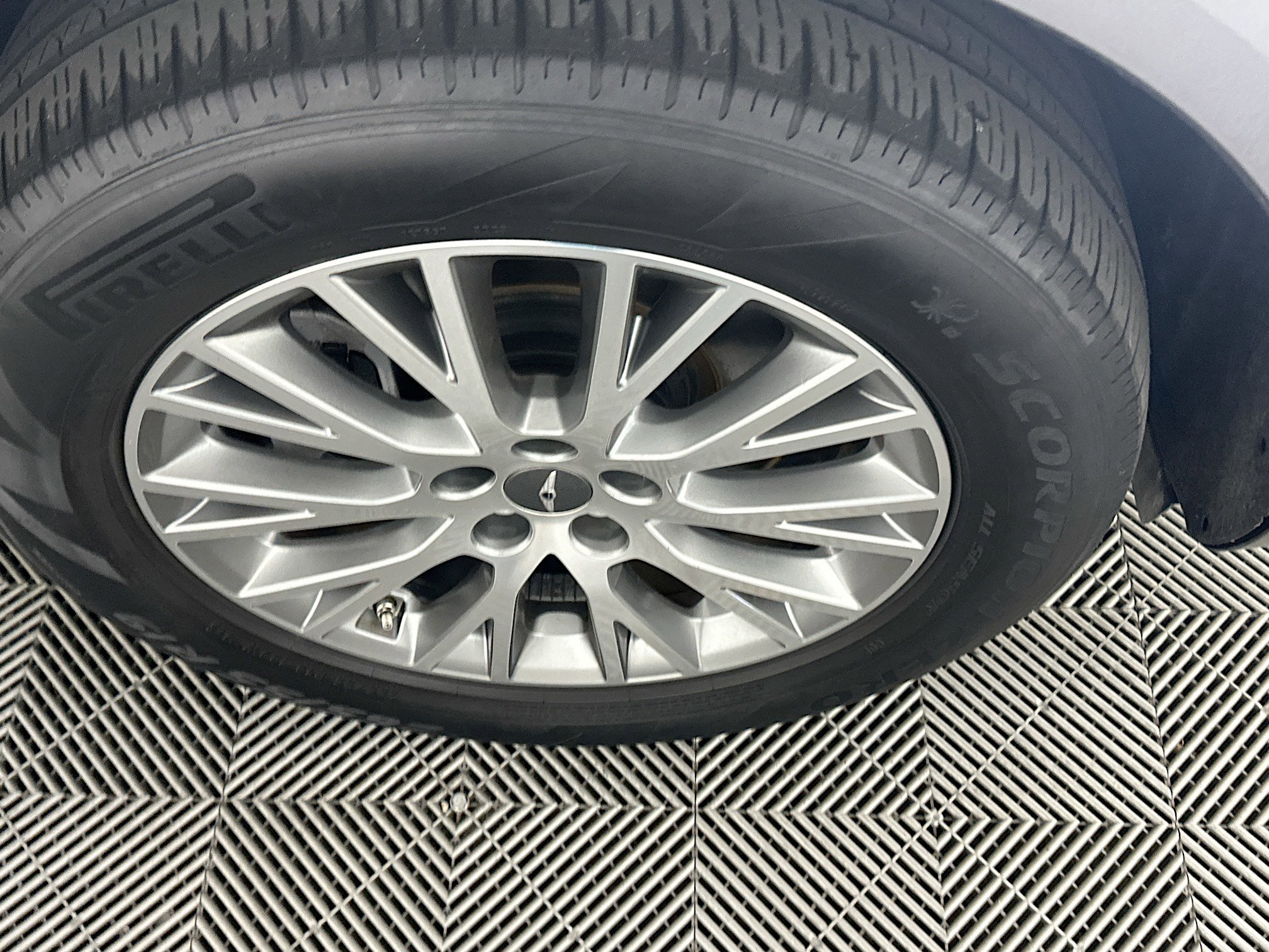 Used 2024 Genesis GV80 2.5T image 11