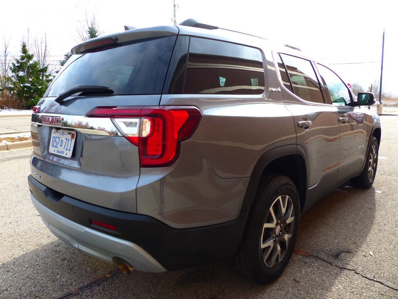 Used 2021 GMC Acadia SLE w/ Driver Convenience Package FWD image 10