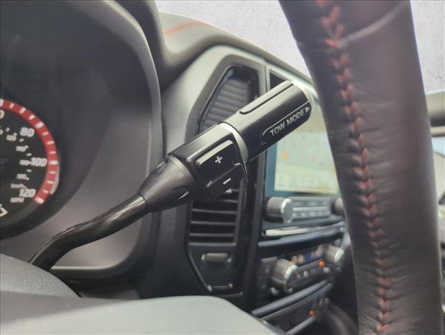 Used 2023 Nissan Titan PRO-4X w/ Pro-4x Convenience Package AWD/4WD image 18