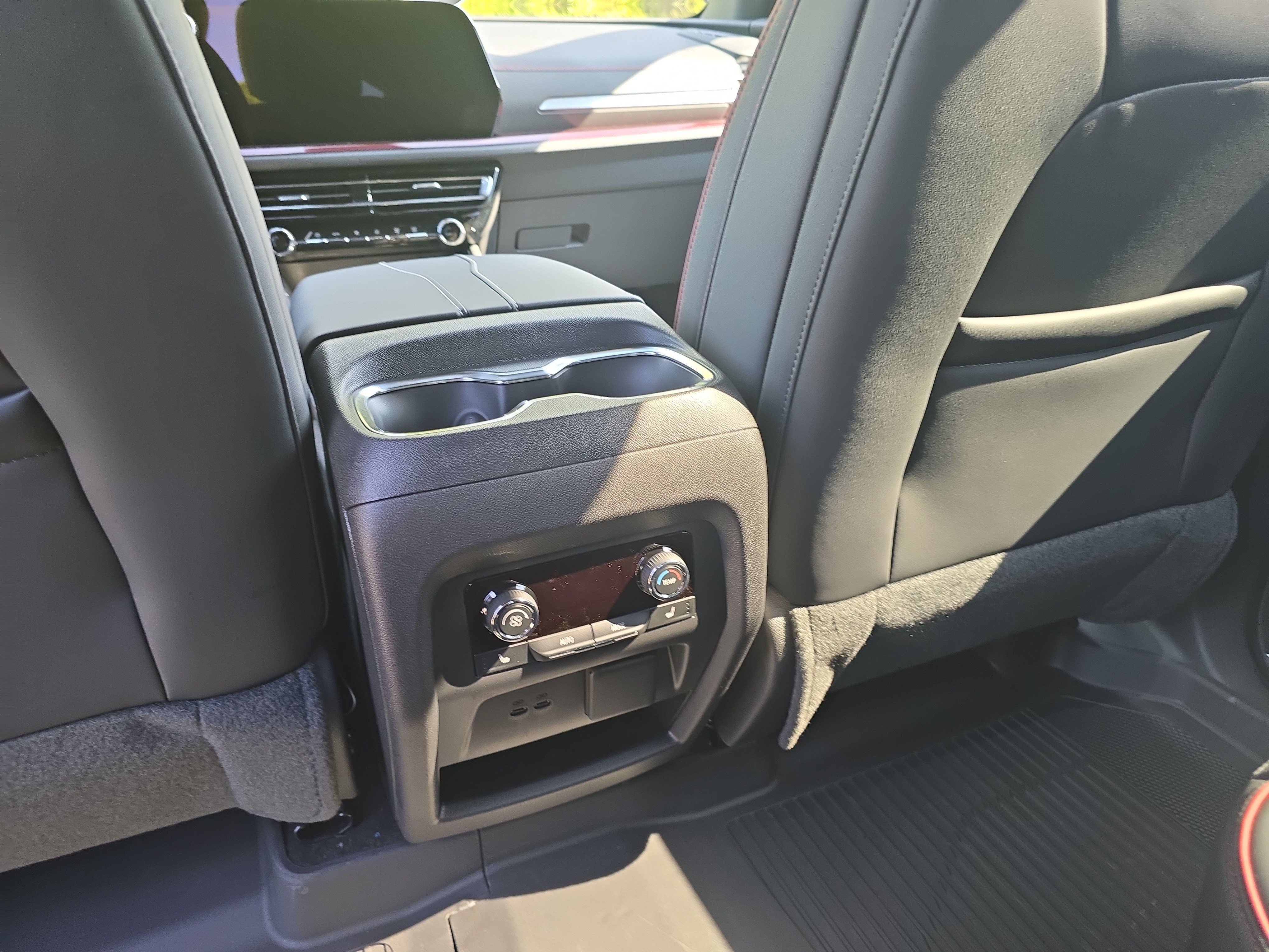 New 2027 Chevrolet Traverse RS w/ LPO, Floor Liner Package AWD/4WD image 21