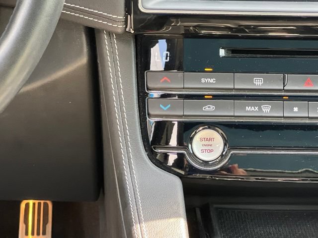 Used 2019 Jaguar F-PACE R-Sport AWD/4WD image 15