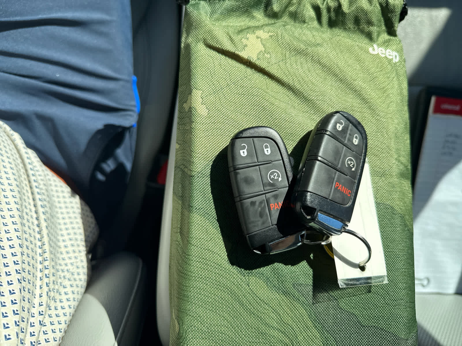 Used 2022 Jeep Compass Limited image 23