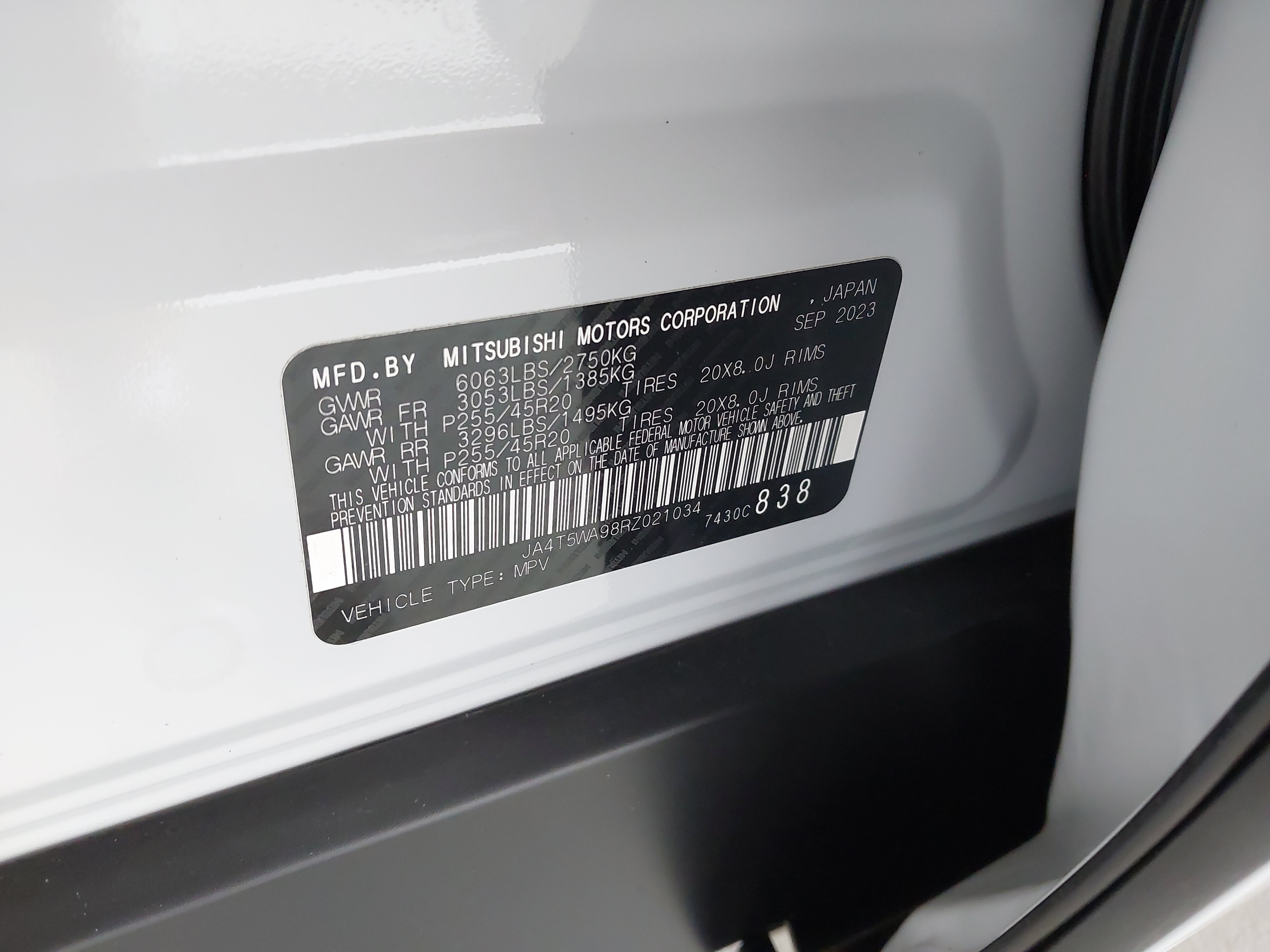 Used 2024 Mitsubishi Outlander 4WD Plug-In Hybrid image 34