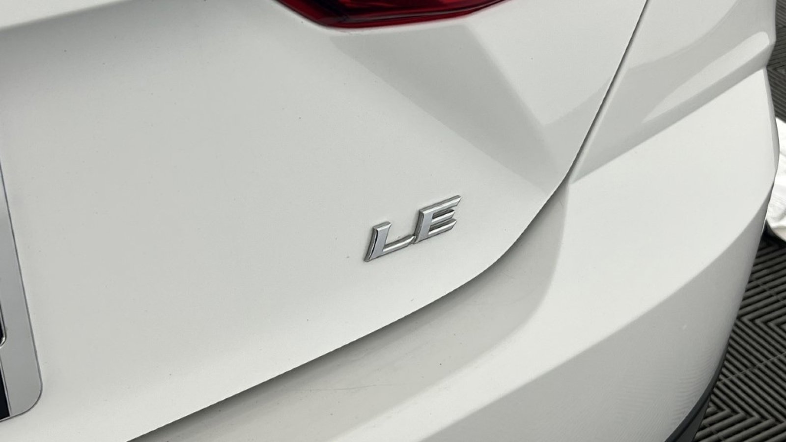 Used 2025 Toyota Camry LE image 32