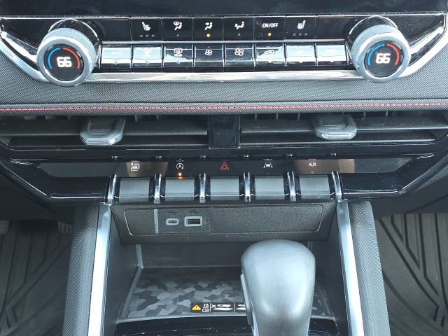 Used 2024 Chevrolet Colorado Z71 w/ Z71 Convenience Package 2 image 31