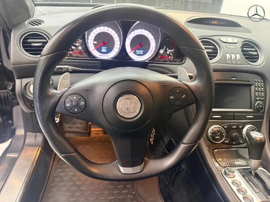Used 2011 Mercedes-Benz SL 63 AMG image 17