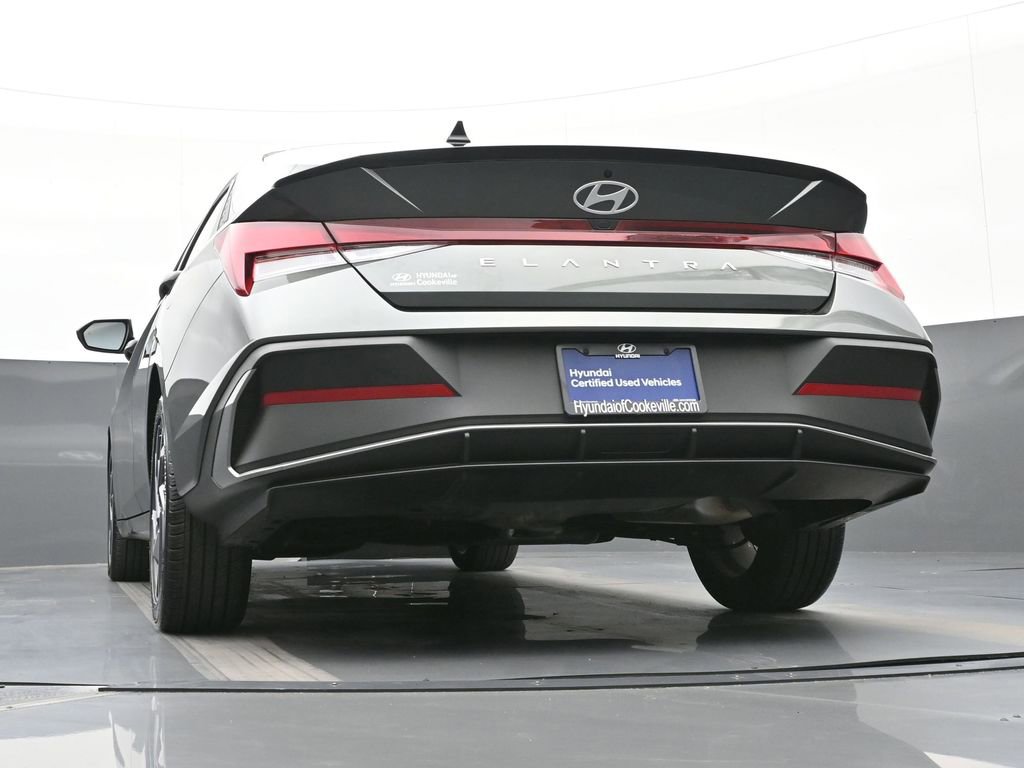 Used 2025 Hyundai Elantra Sport image 49