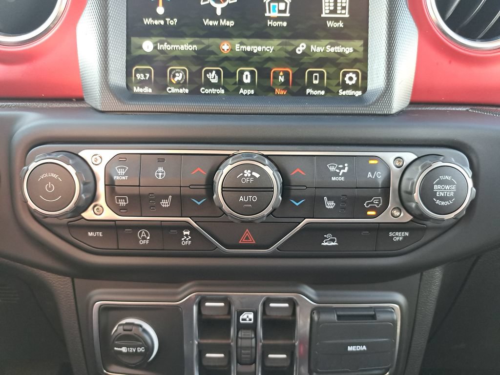 Certified 2023 Jeep Wrangler Unlimited Rubicon w/ Cold Weather Group AWD/4WD image 21