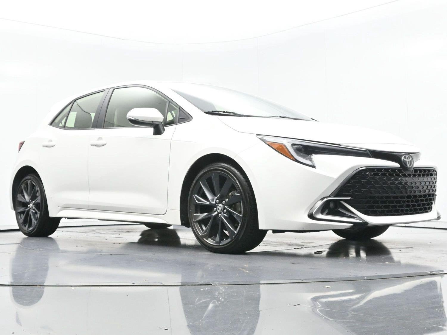 Used 2024 Toyota Corolla XSE FWD image 43