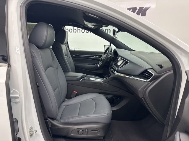 Used 2023 Buick Enclave Essence image 29