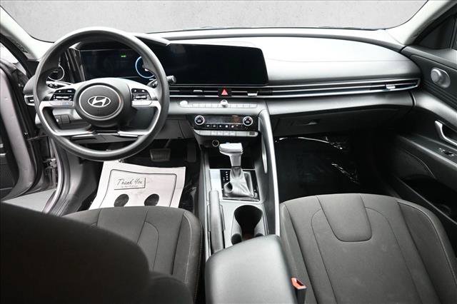 Used 2024 Hyundai Elantra SEL FWD image 21