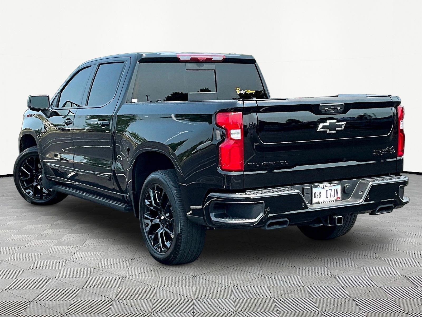 Used 2025 Chevrolet Silverado 1500 High Country w/ High Country Premium Package RWD image 4