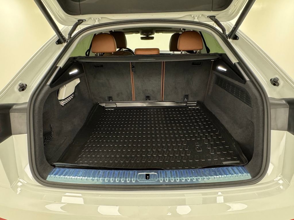 Used 2022 Audi Q8 Premium Plus image 30