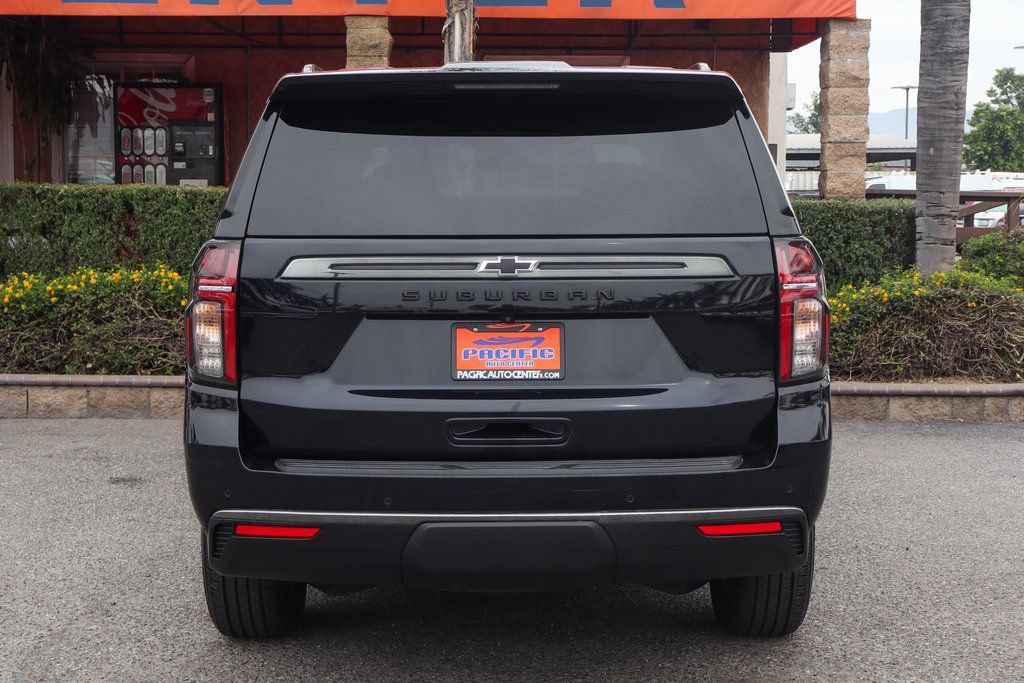 Used 2022 Chevrolet Suburban Z71 w/ Luxury Package AWD/4WD image 7