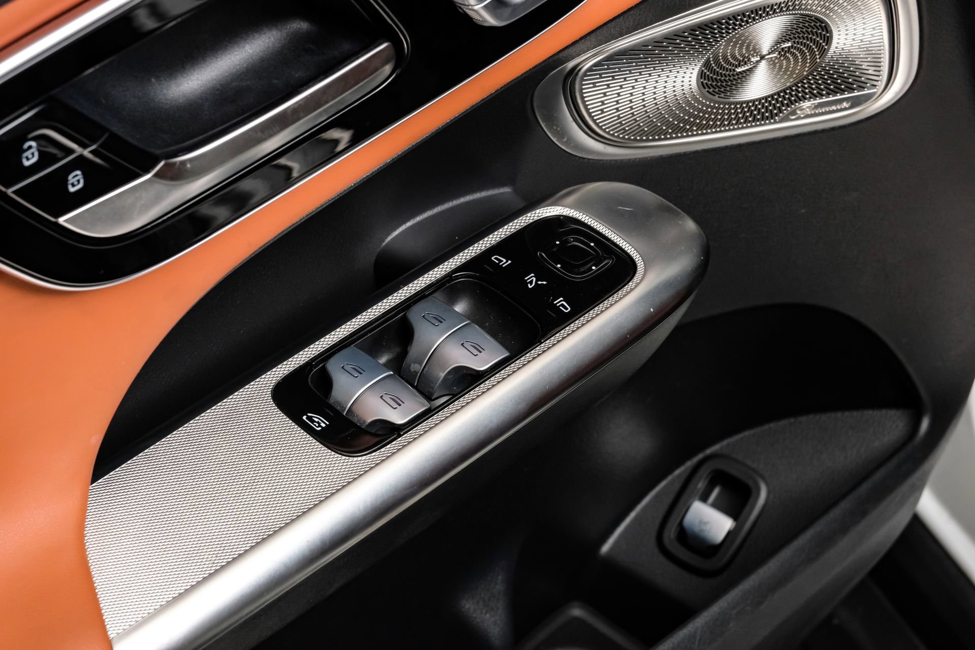 Used 2024 Mercedes-Benz GLC 300 4MATIC image 42