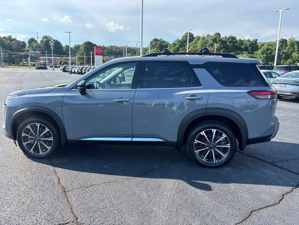 New 2026 Nissan Pathfinder Platinum AWD/4WD image 2