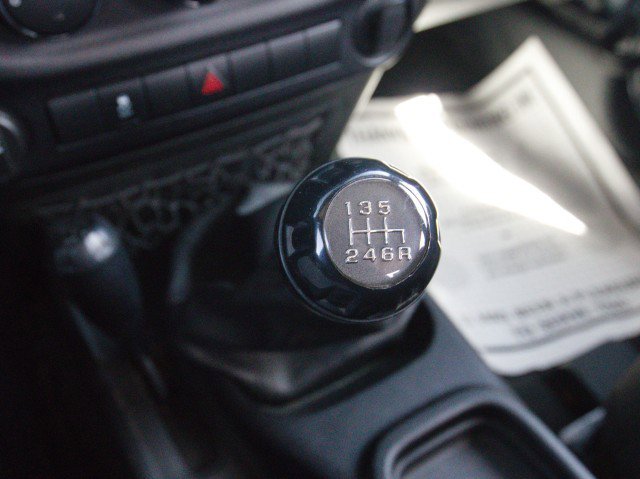 Used 2015 Jeep Wrangler Sport image 21