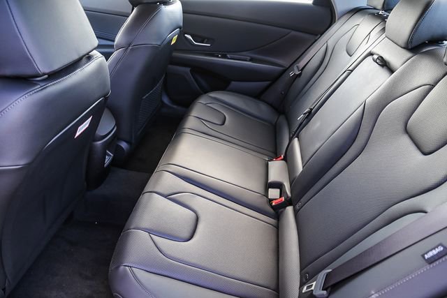 New 2025 Hyundai Elantra Limited FWD image 23