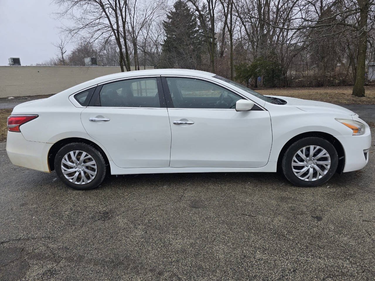 Used 2015 Nissan Altima 2.5 S w/ Power Driver Seat Package FWD image 4