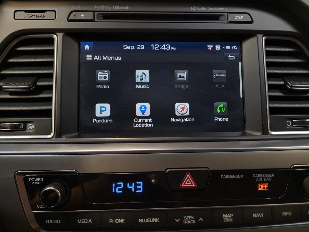 Used 2015 Hyundai Sonata Limited w/ Option Group 06 FWD image 25